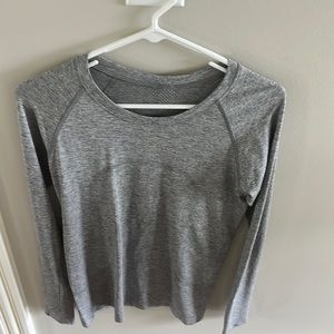 Lululemon long sleeve swiftly in grey